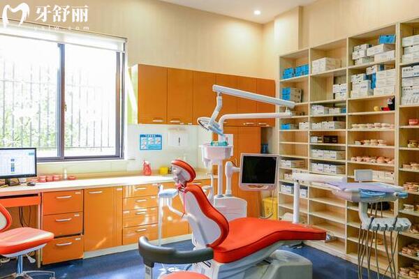 上海正睿齿科连锁（美冠口腔门诊部）治疗室